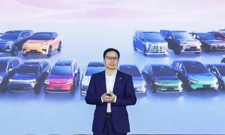 华为乾崑媒体日启境GT7首搭华为ADS 5震撼亮相

7月16日，华为乾崑媒体日
