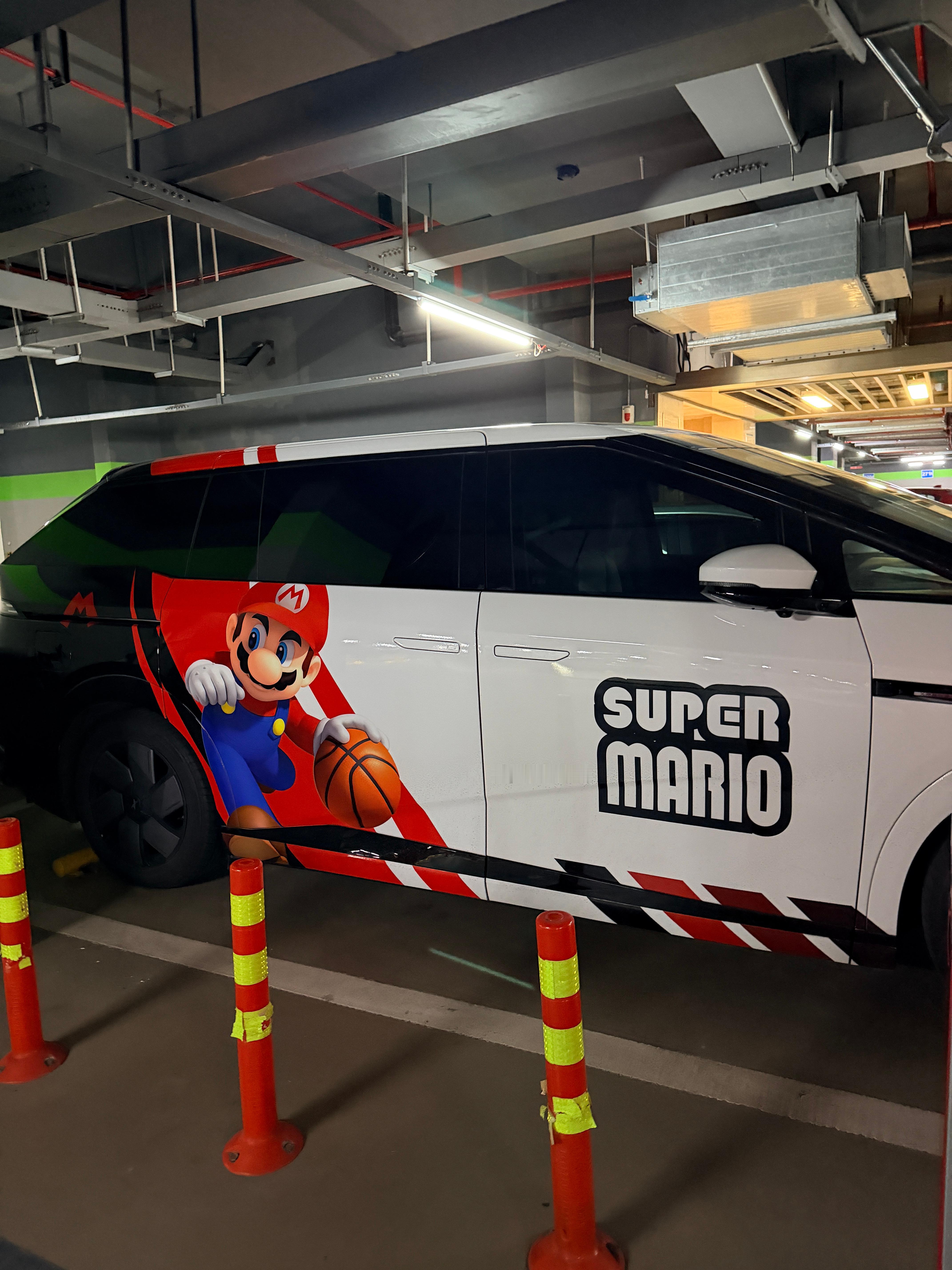 小区楼下停的小鹏X9是马里奥的涂装Super Mario！！！！小鹏x9 宁波