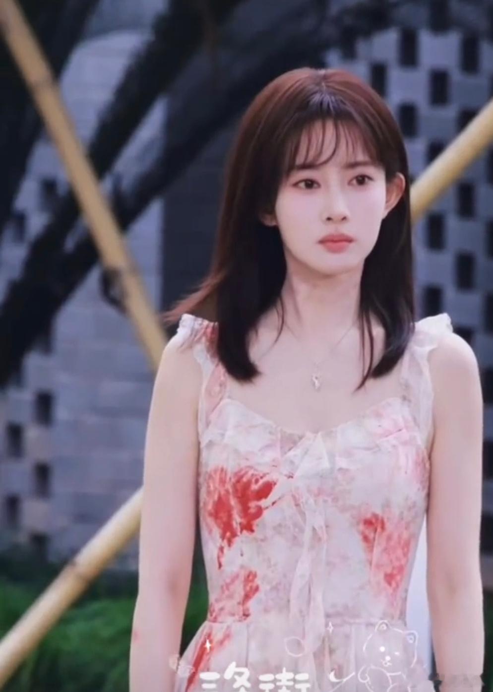 孟子义《爱在无尽夏》郝念路透，身上还有血，满满的破碎感！ ​​​