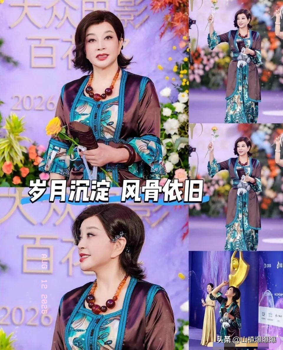 作为一名资深健身达人，
不得不说一句大实话，
看到75岁的刘晓庆能穿着高跟鞋赶场