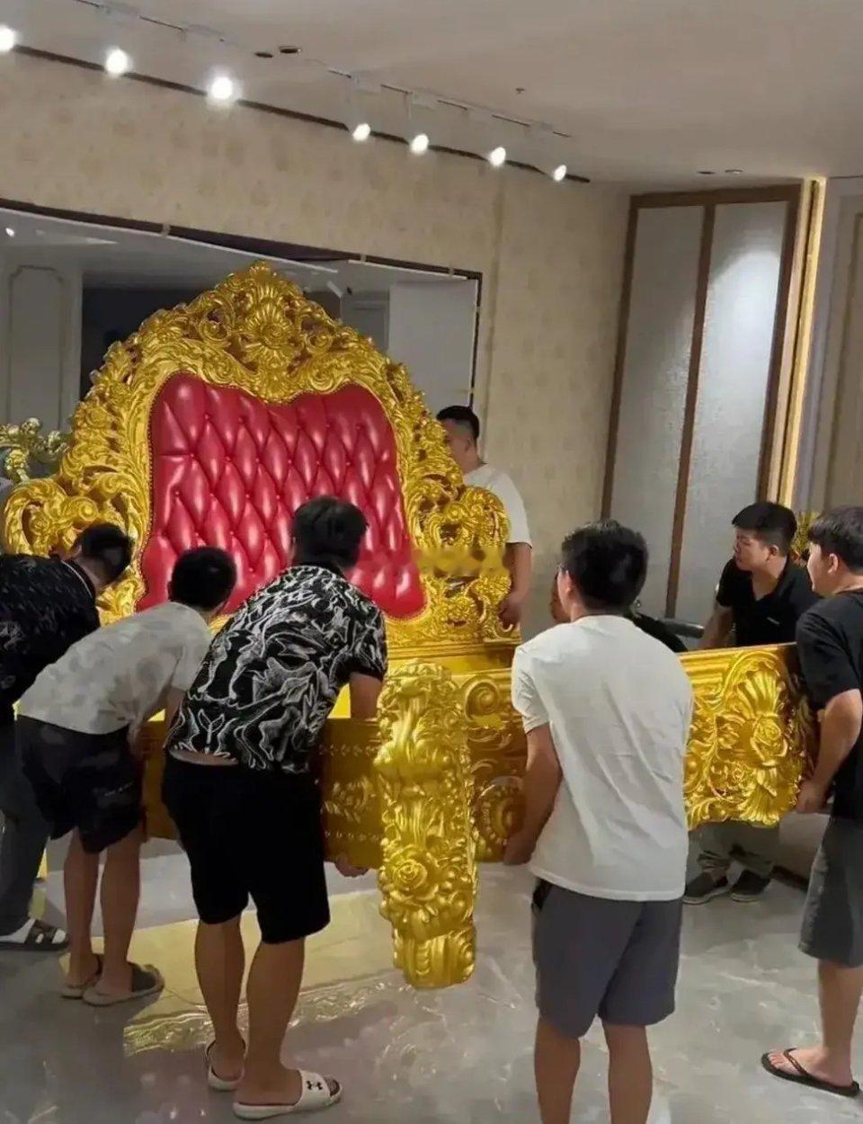 敢这么设计的人，就有胆子去生产，最让我佩服的是还有人愿意掏钱买！ ​​​
