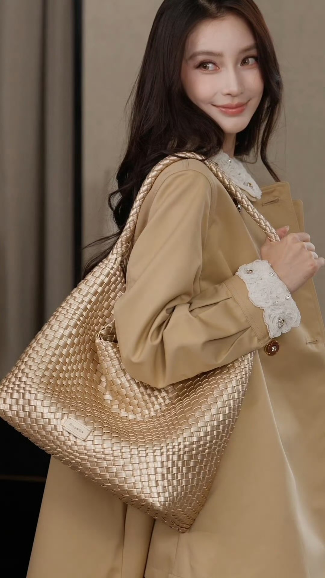 angelababy [心]杨颖来互动[来]纽芝兰：将将们都来转评赞啦！[羞嗒嗒