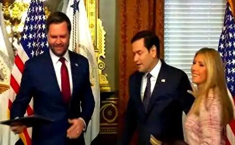 美国的副总统急到差点掀桌，他曾经表示：如果中国收复了台湾，那么美国极有可能失去自