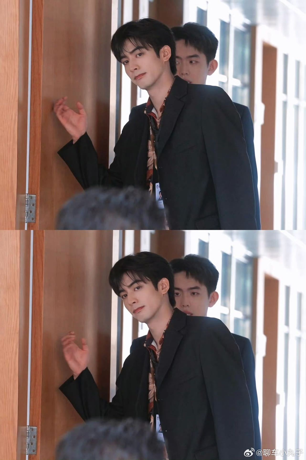 宋威龙宋威龙下次我们就演这么坏的 救命！这花衬衫造型也太绝了吧，慵懒中带着危险，