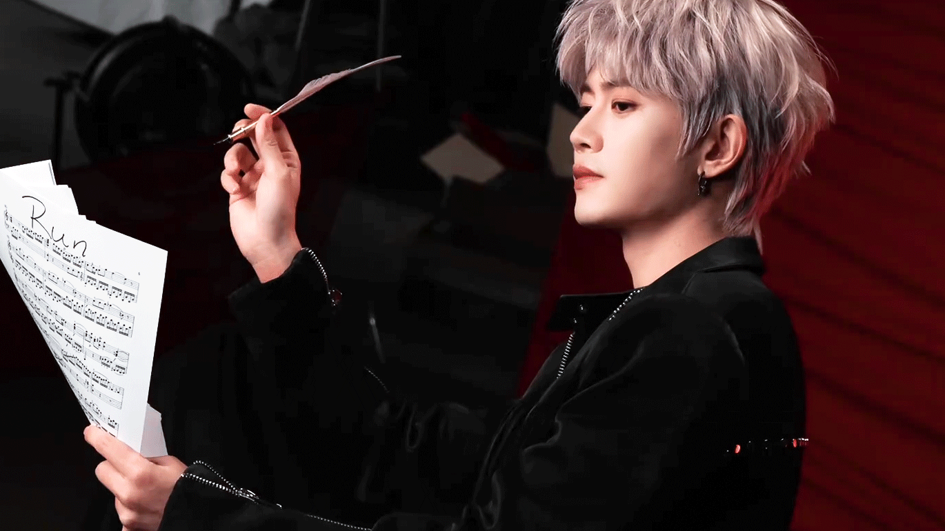 任嘉伦  ♡ℒฺℴฺνℯฺ♡𝟱𝟮𝟬任嘉伦任嘉伦你像一束光照进了我们的世界舞