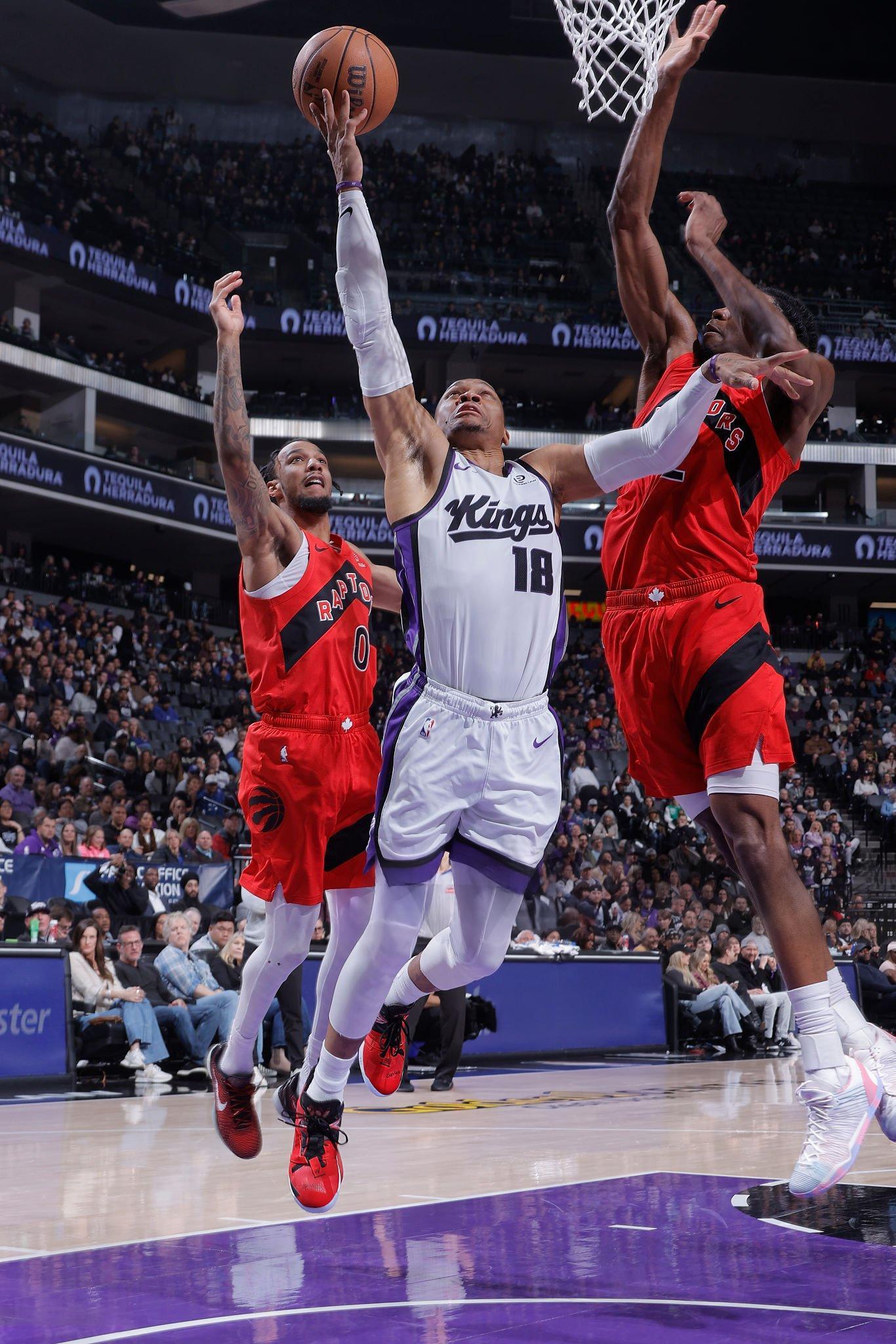 全场比赛结束，国王109:122猛龙，威少23分3板3助3断，连续4场20+！下