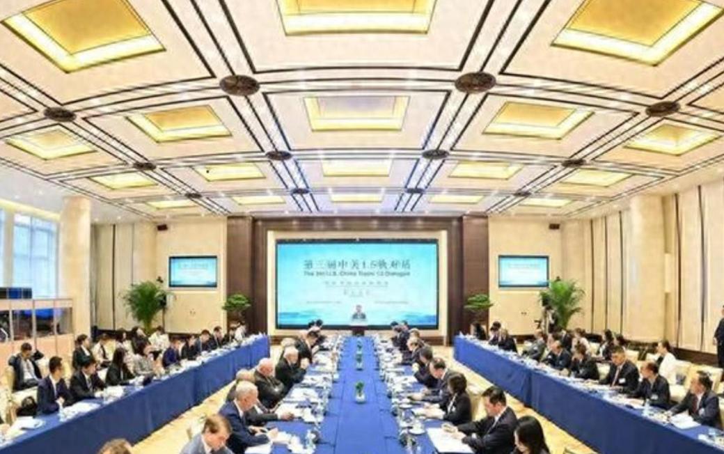 美国现在彻底慌了！专程派重磅代表团来华沟通，看似是谈中美务实合作，实则是上门求中