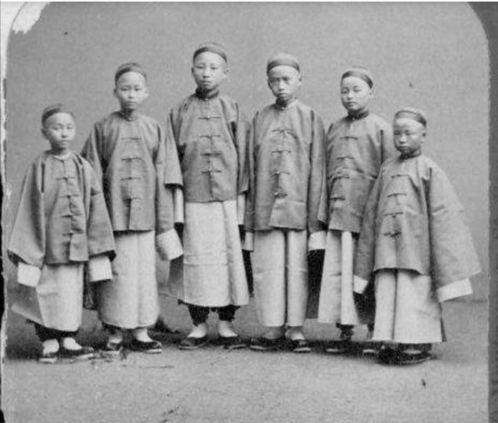 1872年，当曾国藩在刺马案的阴影中重新坐镇两江时，他签署了人生中最后一份重要文