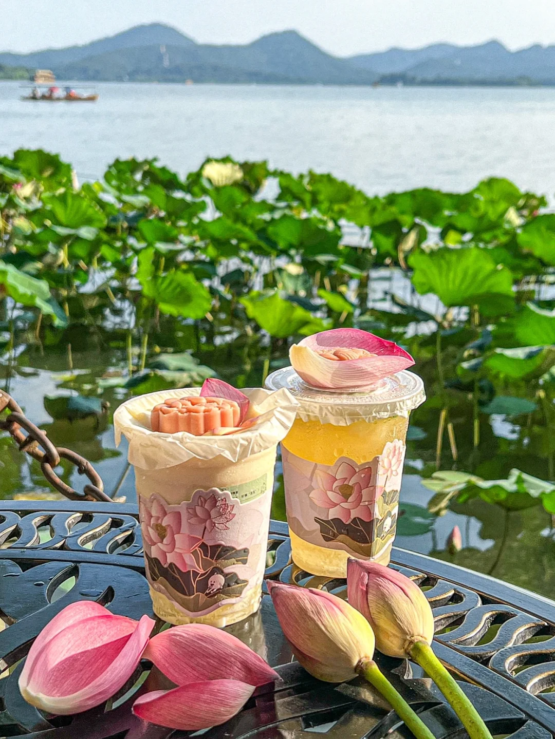 杭州限定荷花奶茶限定才10r太浪漫了吧…