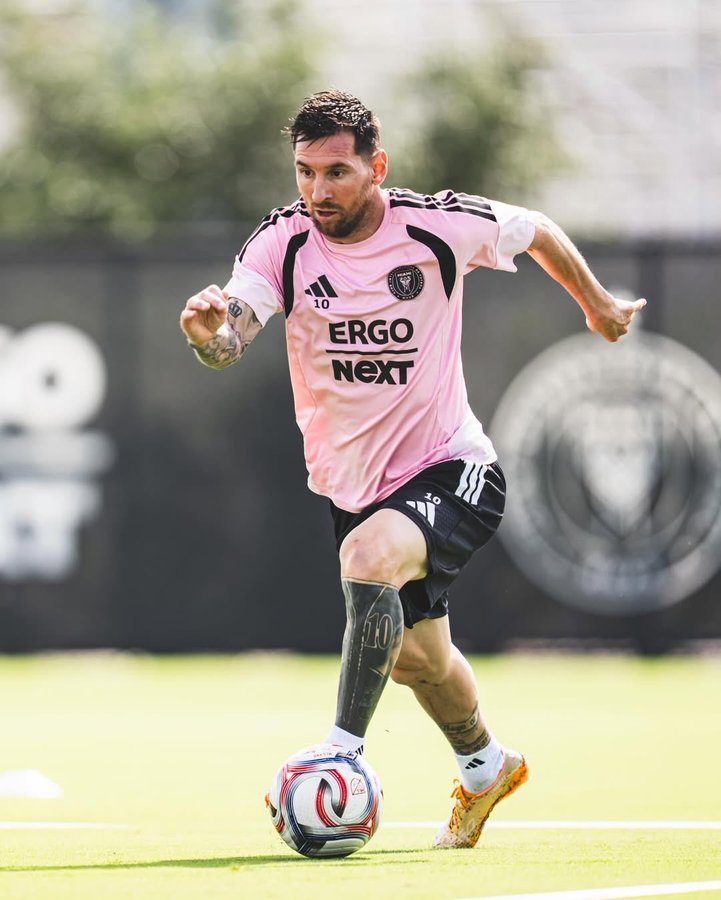 今日份随队训练的梅西梅西不可复制的MVP