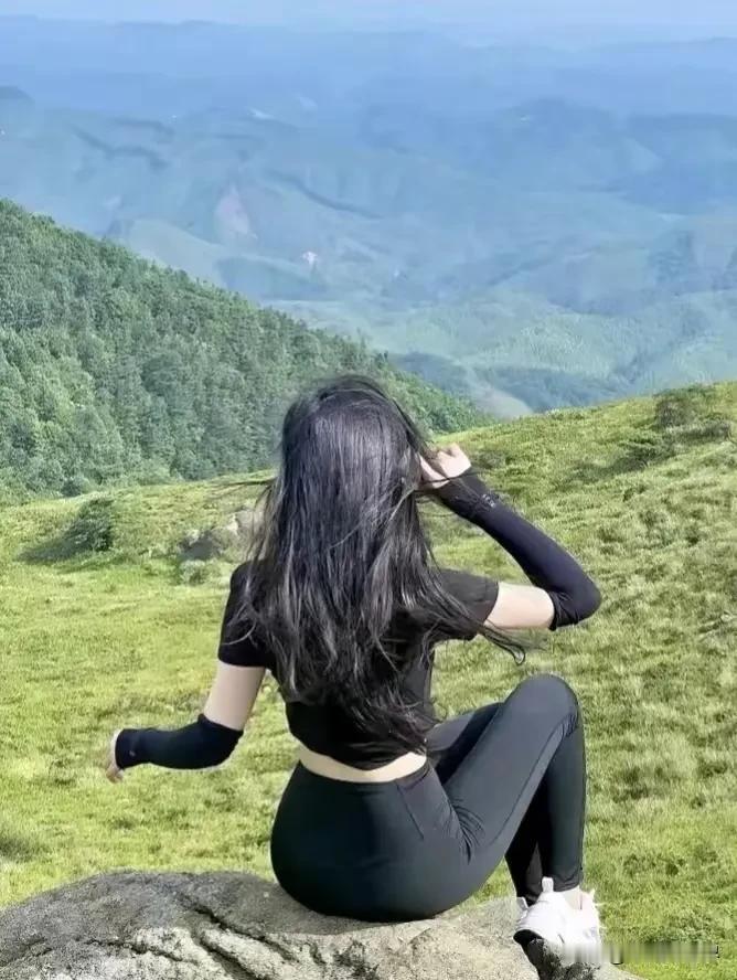山静云舒，心旷神怡
