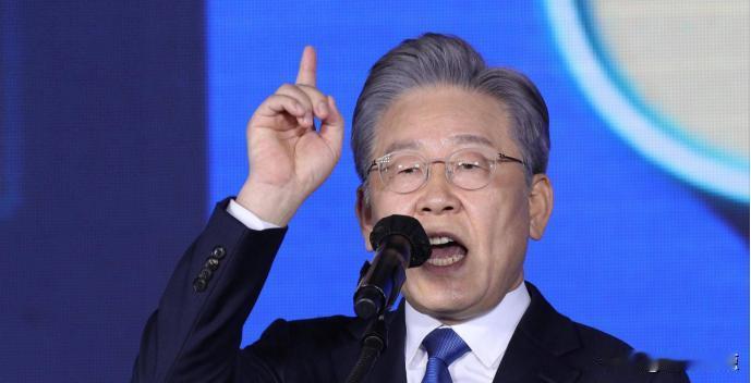 检察厅没了，权力分到两个新部门，谁来盯住大人物？
2025年9月，韩国真把检察厅