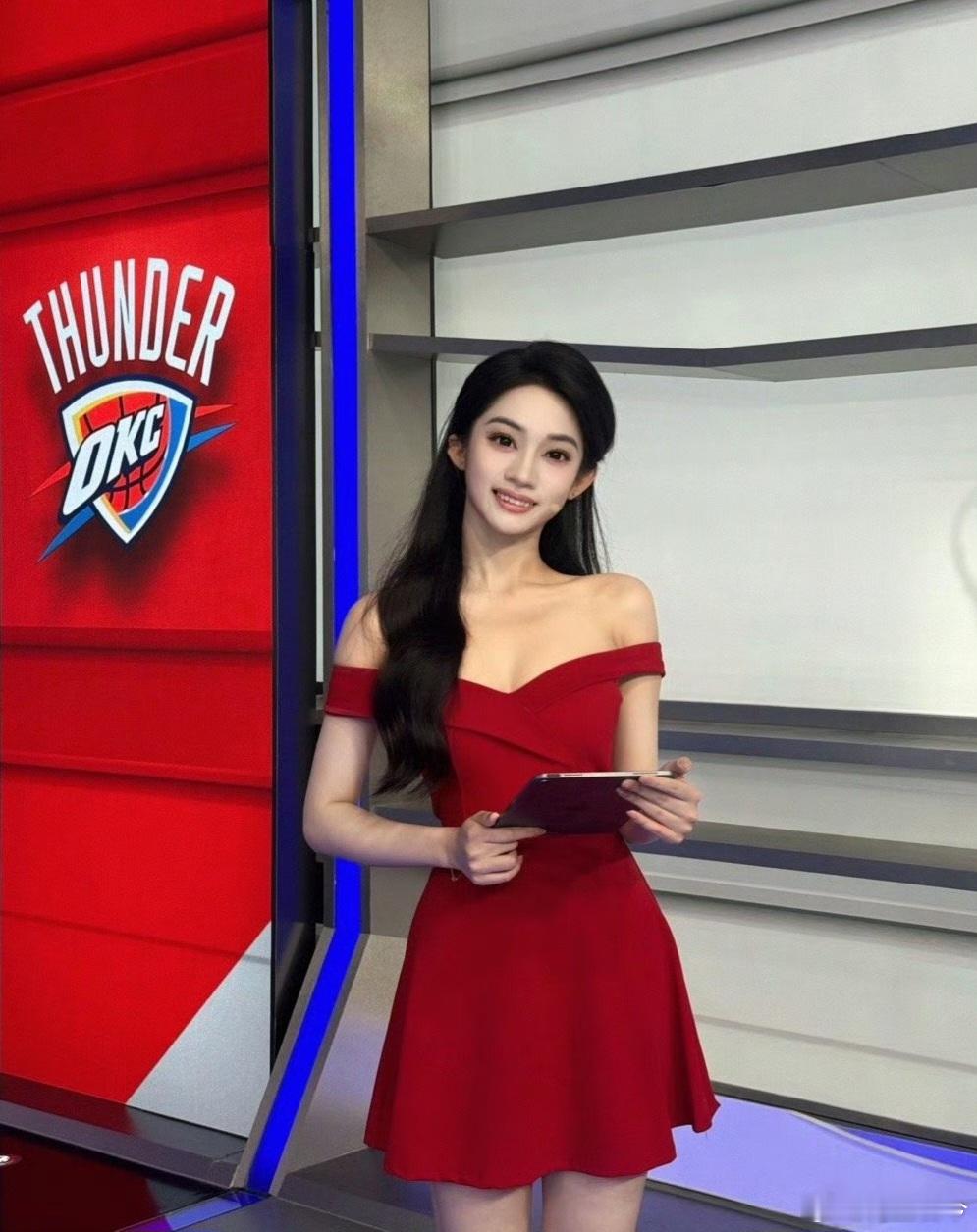 NBA下一个流量巨星找到了，就是文班亚马，无论进攻还是防守，都极具观赏性，关键还