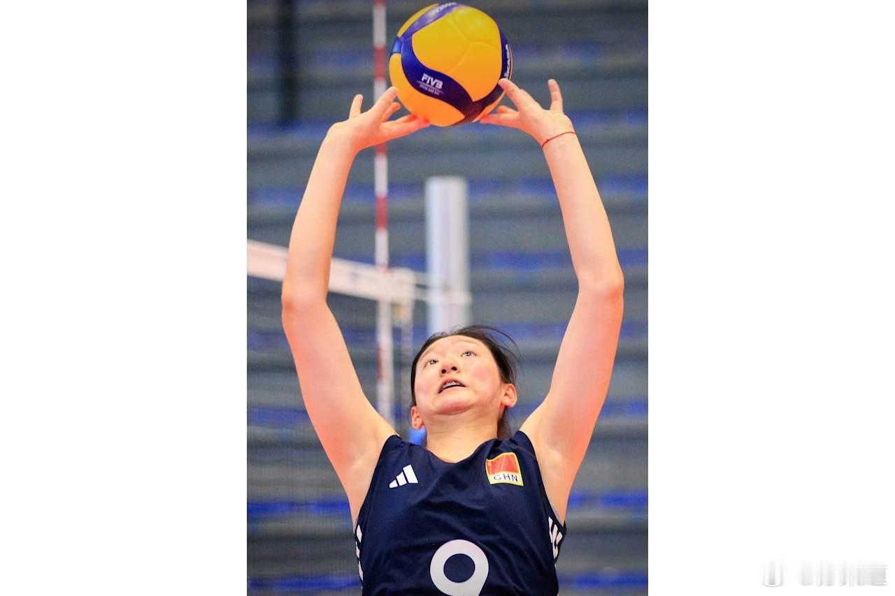 国际排坛动态2025年世界u19女排锦标赛第一局：中国队25-17智利队 全队第