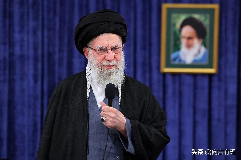 哈梅内伊时代落幕，伊朗迎来“军管时刻”？

哈梅内伊走了，但伊朗的抵抗轴心没散。