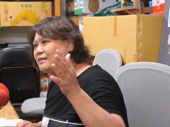 【胡文琦：不该是“人本”出面，而是冯乔兰“本人”】
媒体报导，立法机构教育文化委
