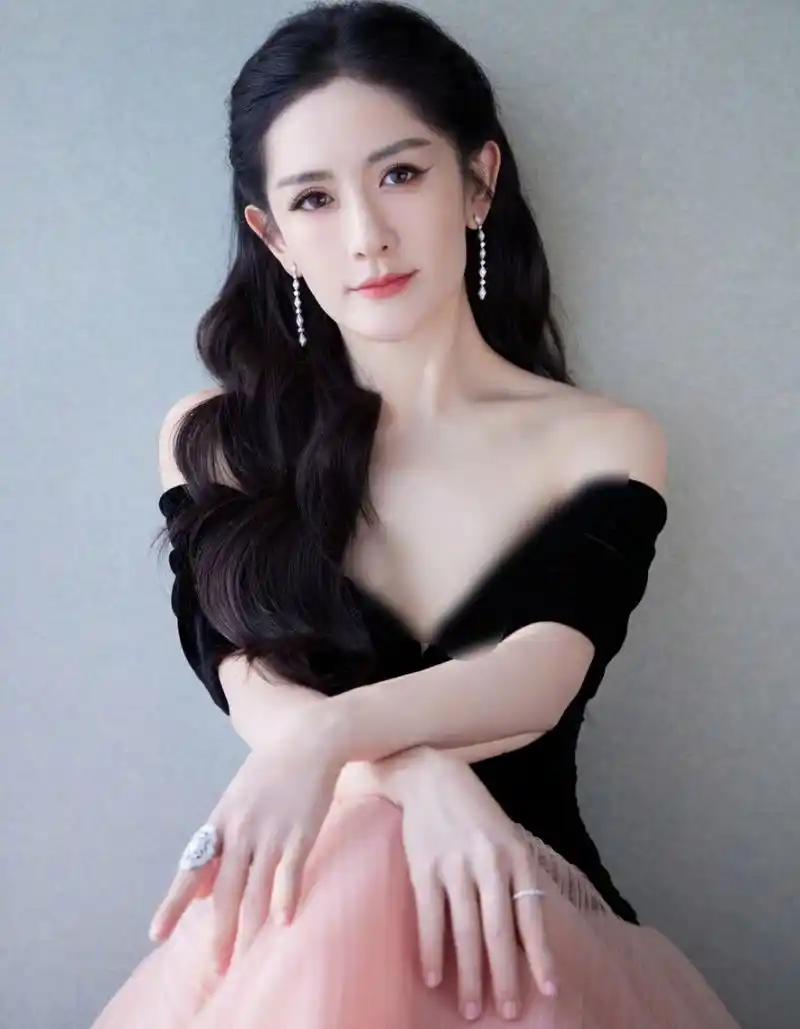 谢娜晒锻炼照片谢娜舞台 谢娜星光盛典