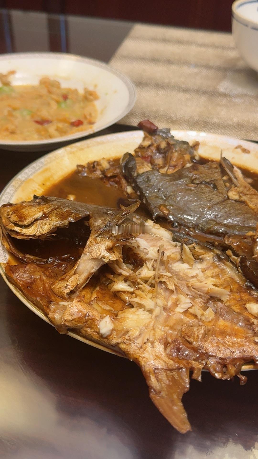 世界美味图鉴：红烧金鲳鱼太美味了，太美味了，太美味了就是那种不嫩也不柴，油润感满