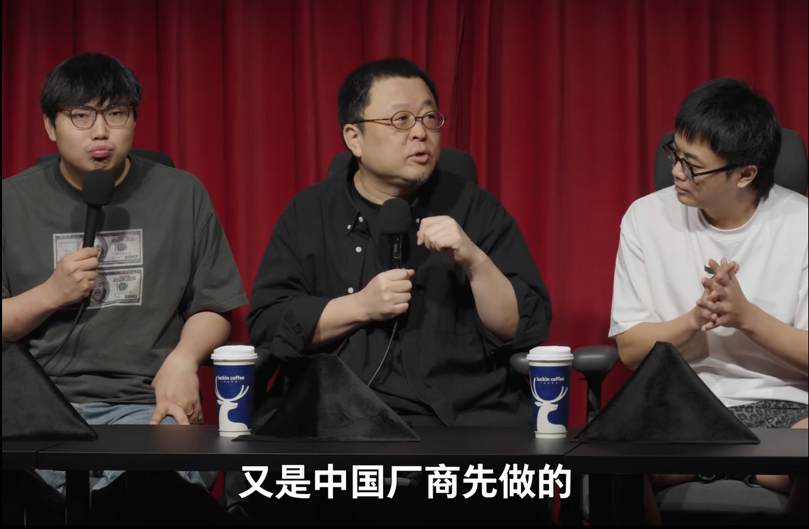 手机行业确实很久没有出现过这么有意思的创新产品了，手机+云台+AI的组合，创意结