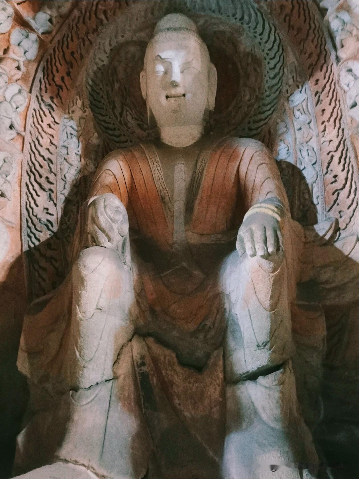 郭家祖坟被宦官鱼朝恩派人掘了，郭子仪说这是天罚，不是人祸。朝廷数次夺他兵权，他从