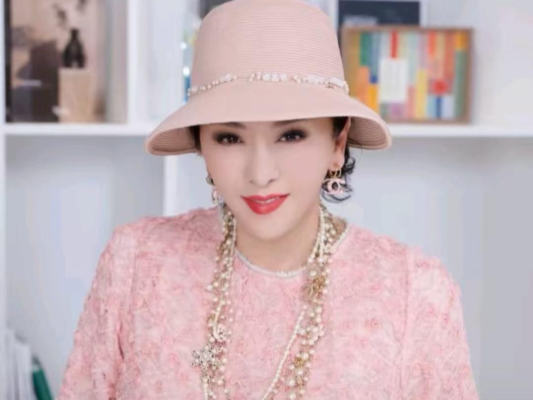 向太自曝每月给向华强前妻10万赡养费，只因感谢对方当年成全
娱乐 明星