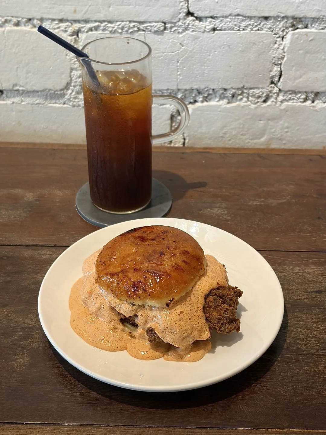 曼谷限定！！！巨好吃的焦糖甜甜圈汉堡！！！