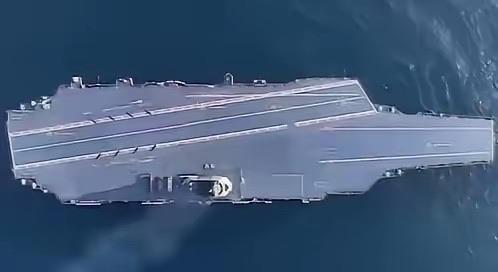 中华人民共和国正式向全世界宣告两件大事：

福建舰正式服役，这是咱们国家第三艘航