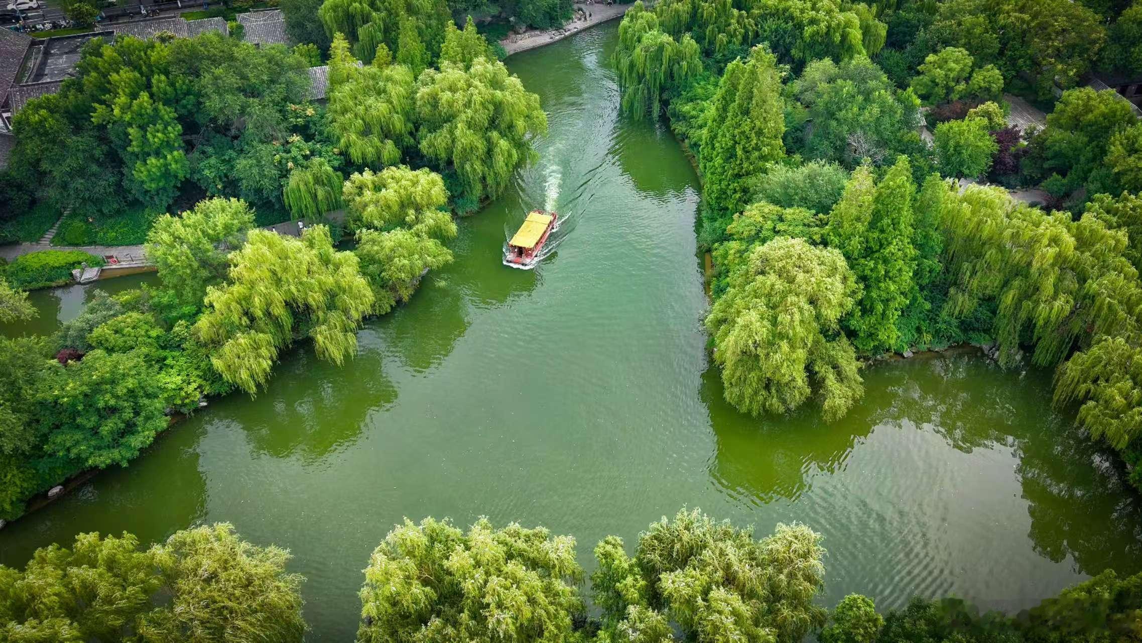 发现宝藏山东，我在大明湖反复心动。你会反复爱上济南如果说济南有什么地方值得一来再