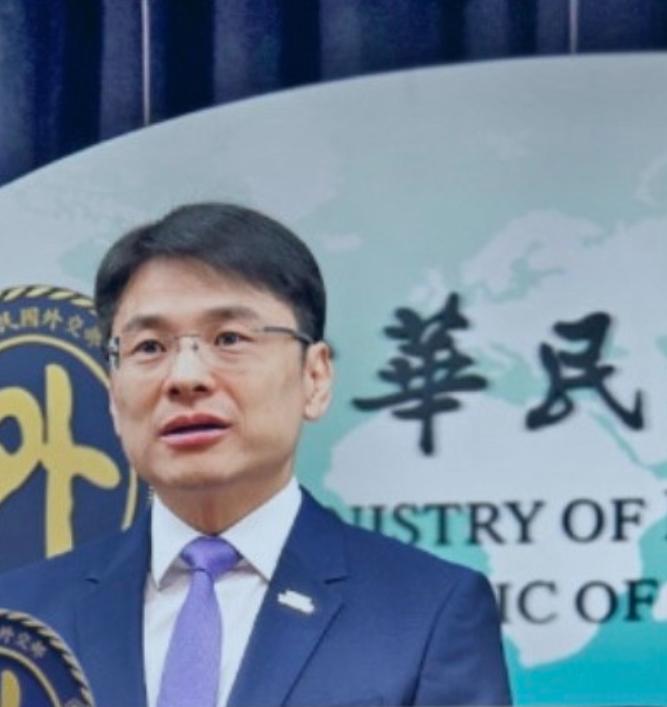 巴布亚新几内亚特卡琴科外长对外发布声明，本国将关停台湾当局设在当地的所谓“代表处