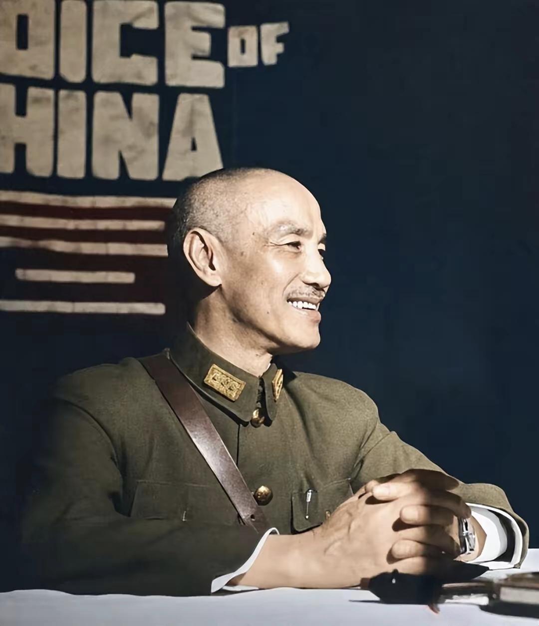 这是抗日战争时，战时首都重庆，当时任国民政府军事委员会委员长、第二次世界大战中国