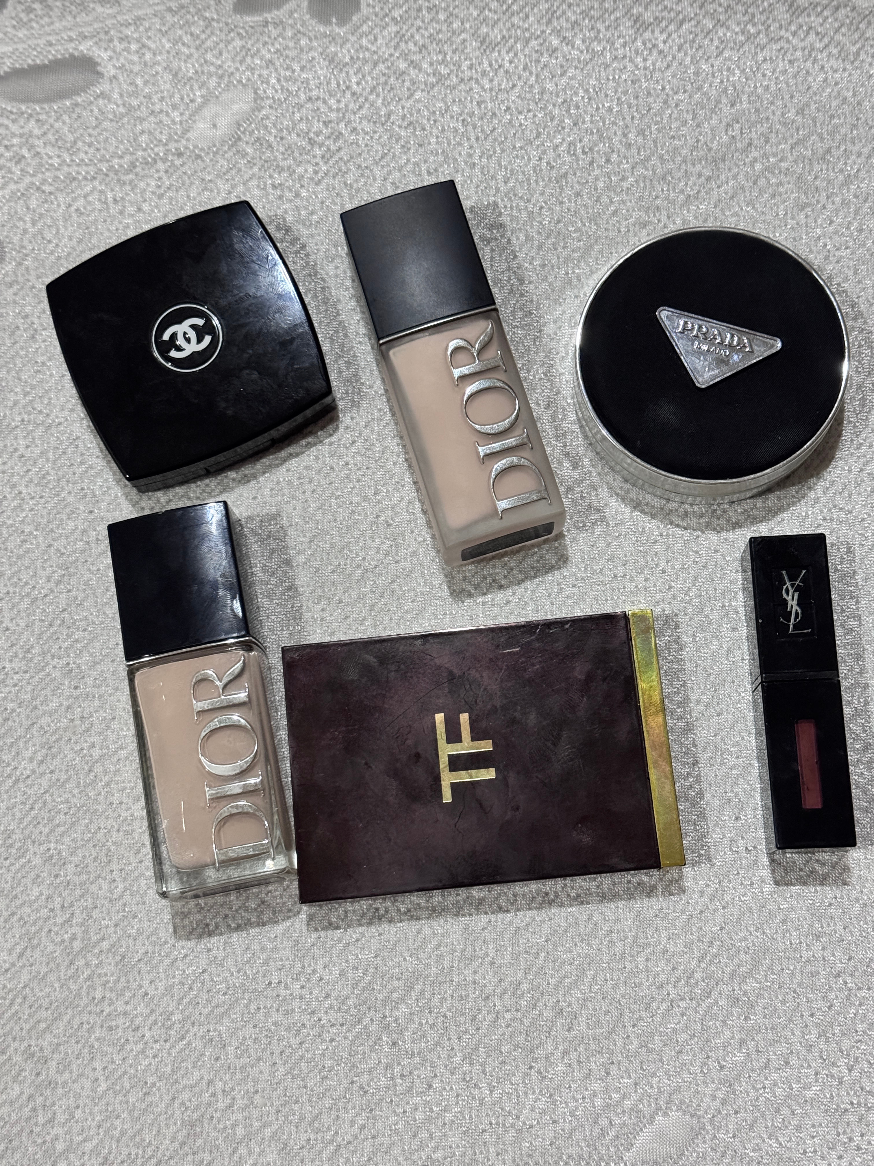 长期主义贵贵彩妆找半天我简直没有大牌口红了[捂嘴哭] ​​​