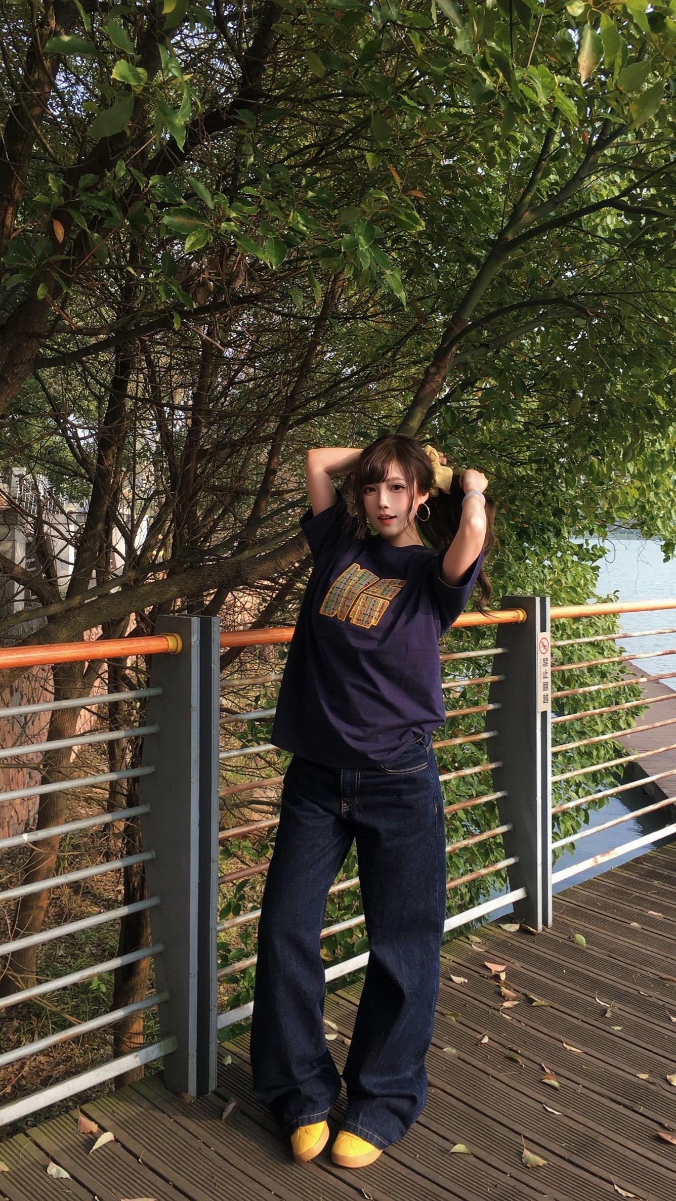 从两双眼睛对视开始 缘分就完成了它的使命 剩下的都是事在人为