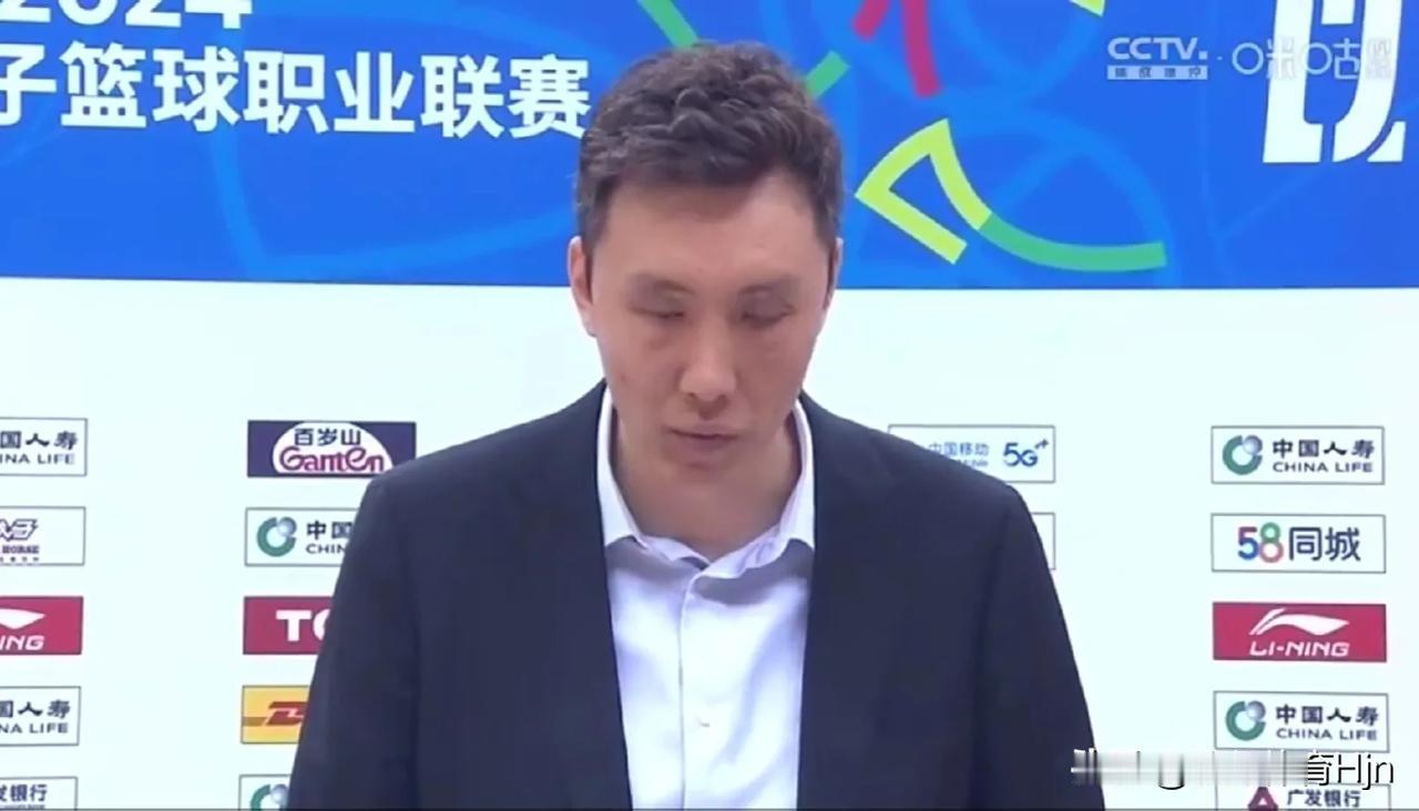 江苏队99：101不敌福建队，盘点本场江苏男篮的迷之操作。

1. 最后关键的防