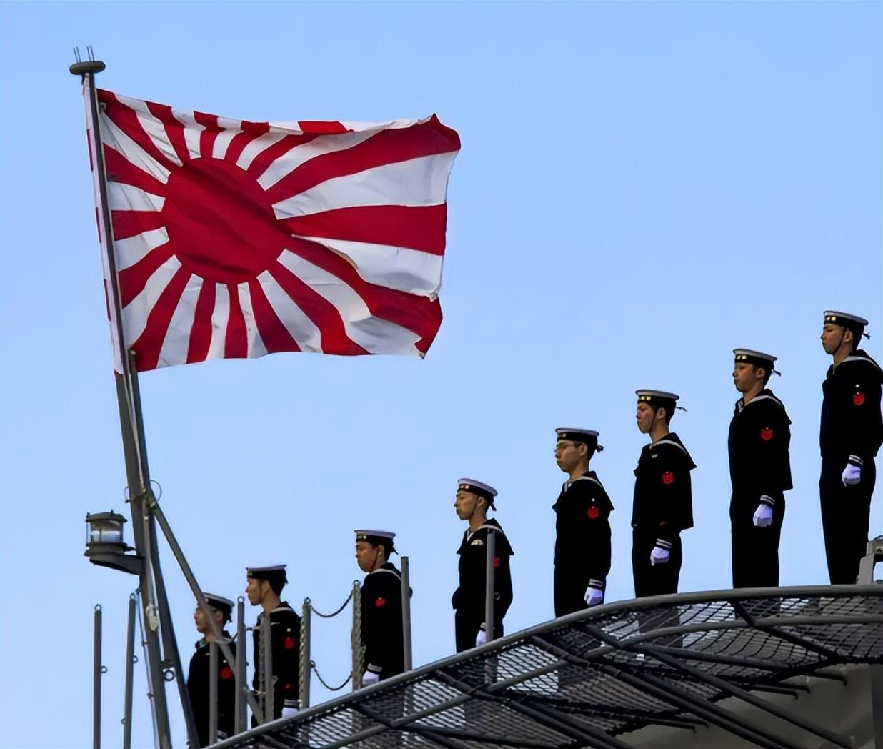其实早在上个世纪建交后，中日双方很长时间都在往友好方向靠拢，后来2012年的购岛