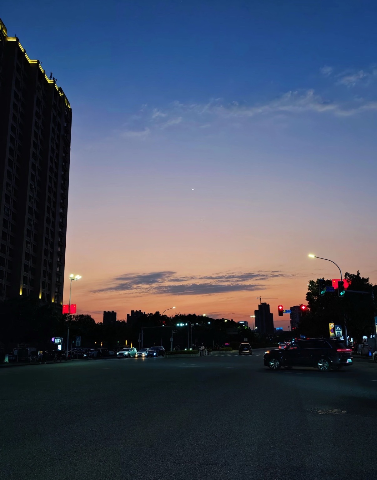 又一个“扶弟魔”的婚姻走到了尽头。男子急需用钱，却发现家里银行卡里只剩4万。追问