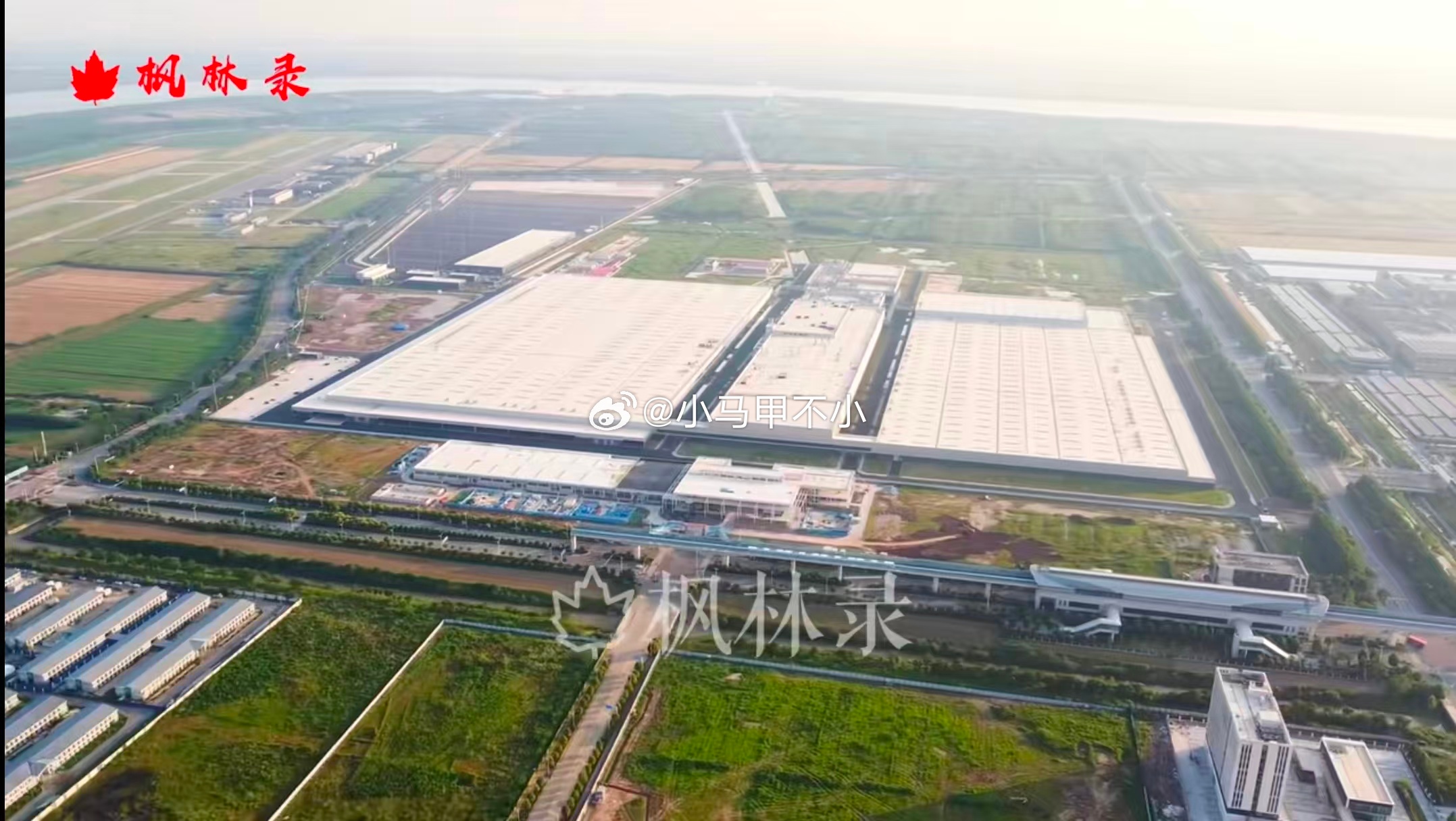 武汉的工厂，右手边一路之隔，就是XX的电池工厂 