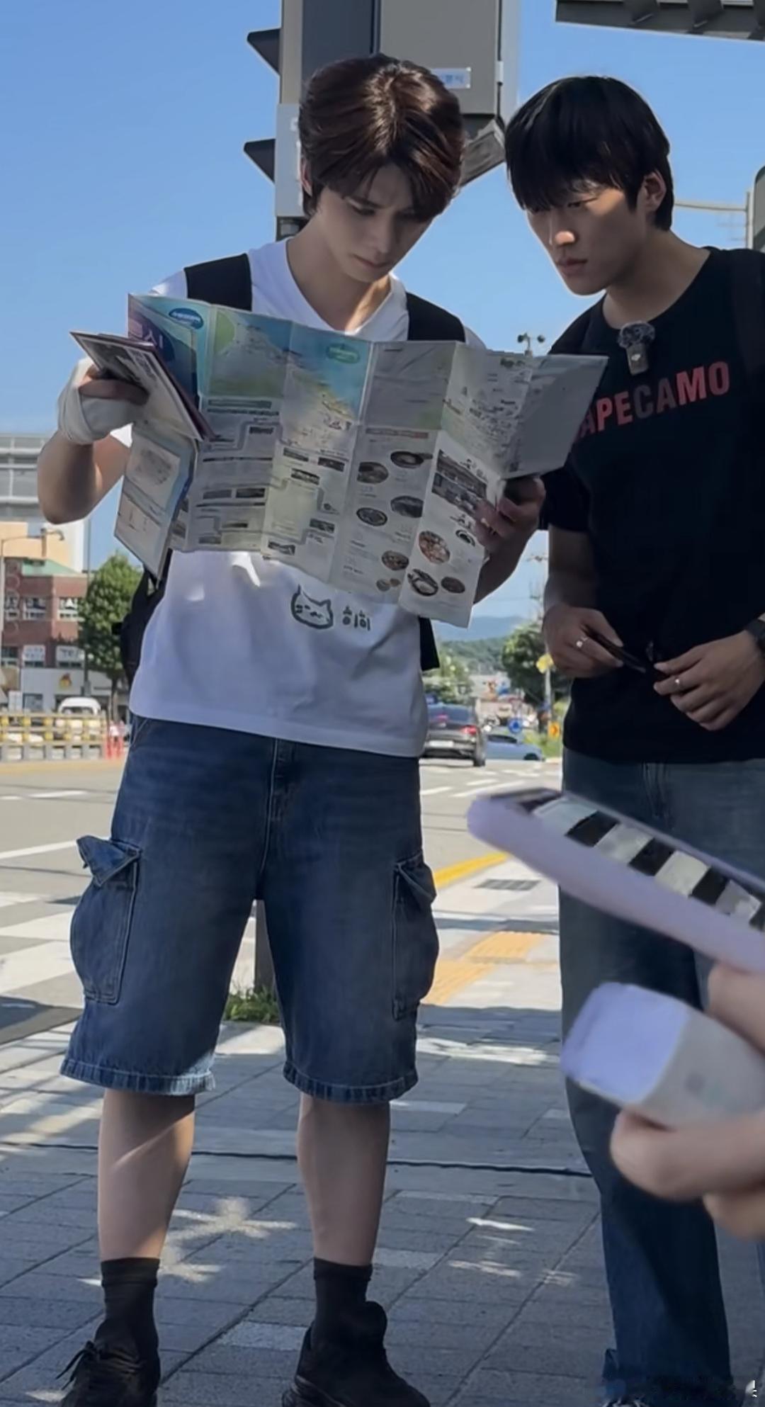 yg新男团成员 左右两名 长在你的审美上吗 