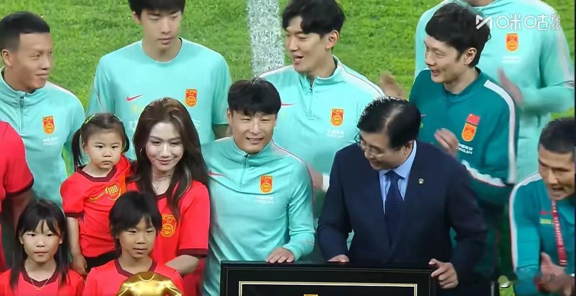 刚结束的国足对阵泰国的友谊赛，或许是武磊在国家队的最后一脚射门，虽然没进球，但武