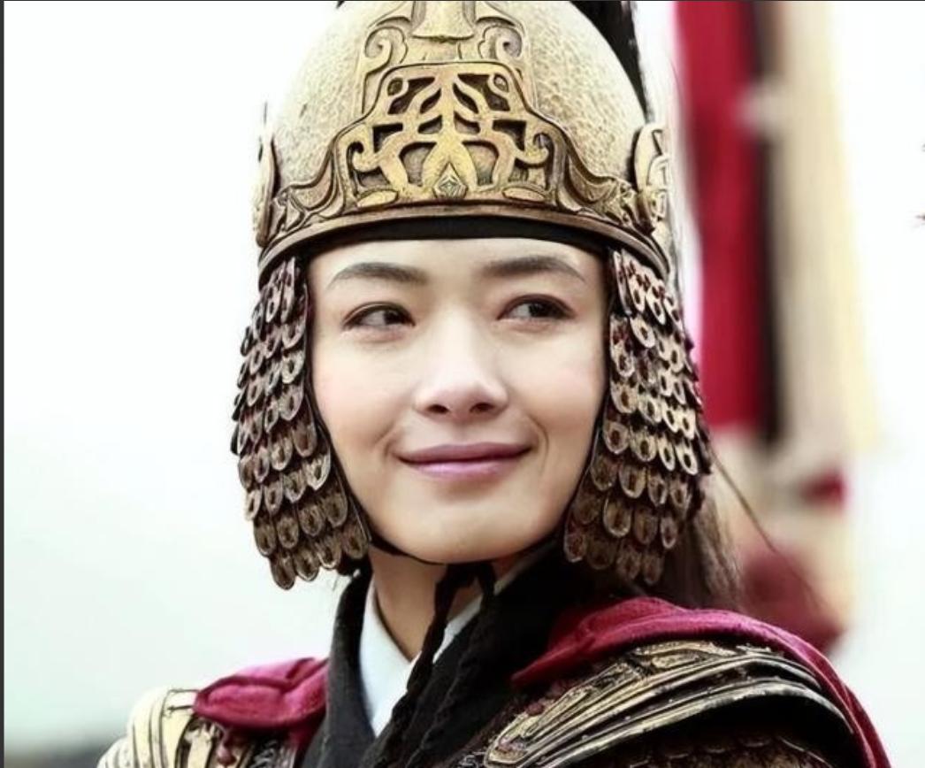 1561年，戚继光在外偷偷纳了3个小妾，并生了5个儿子，妻子王氏得知后，抄起一把