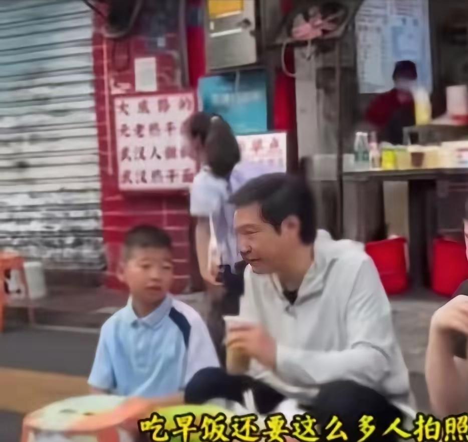 雷军的风评咋突然变差了？[what]

刷到黄仁勋在台北吃猪脚饭的视频，评论区满