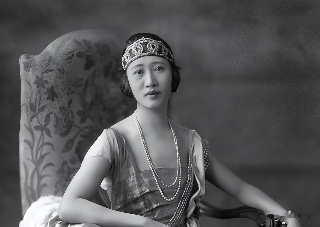 南洋糖王坐拥亿万家财、四十子嗣，唯独把所有温柔给了这个女儿
他十多房姨太太，四十