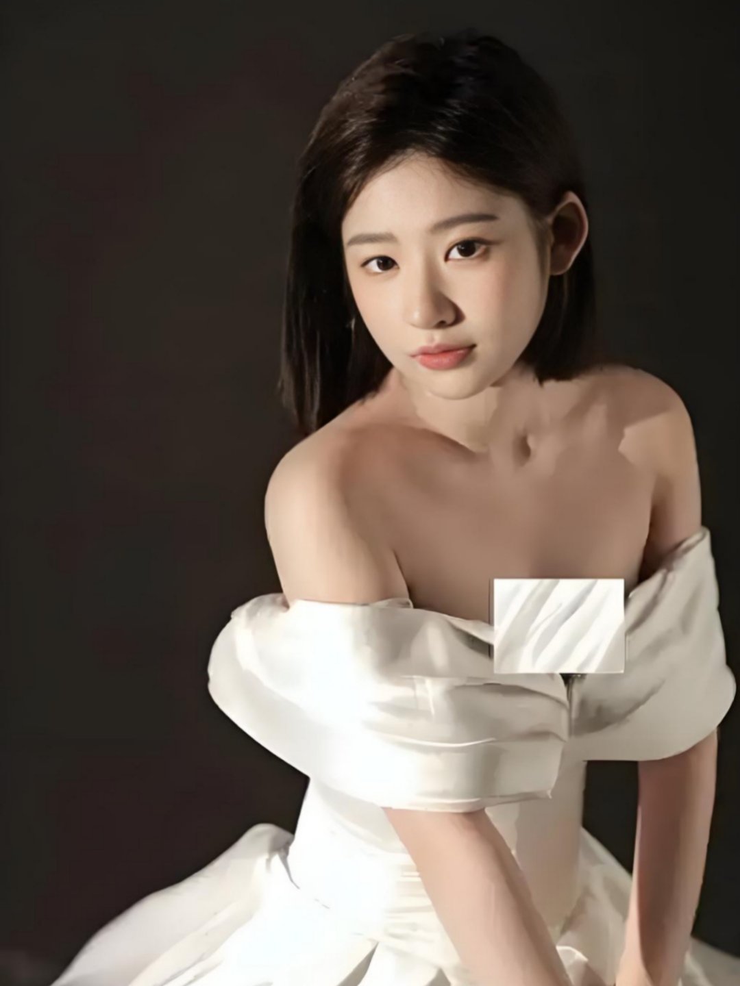 黄一鸣带两岁女儿拍ct 捞到富豪的的姐姐前有“捞姐”韦雪，后有已经是三个孩子的妈