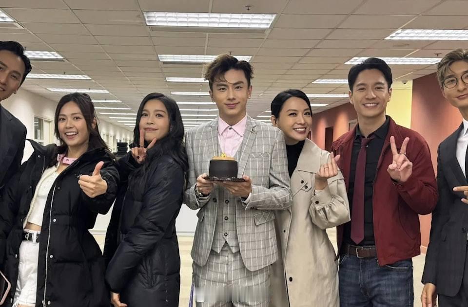 非常檢控觀｜馬德鐘首播宴唱《黑暗有光》　陳煒兒子曝光！無綫（TVB）劇集《非常檢