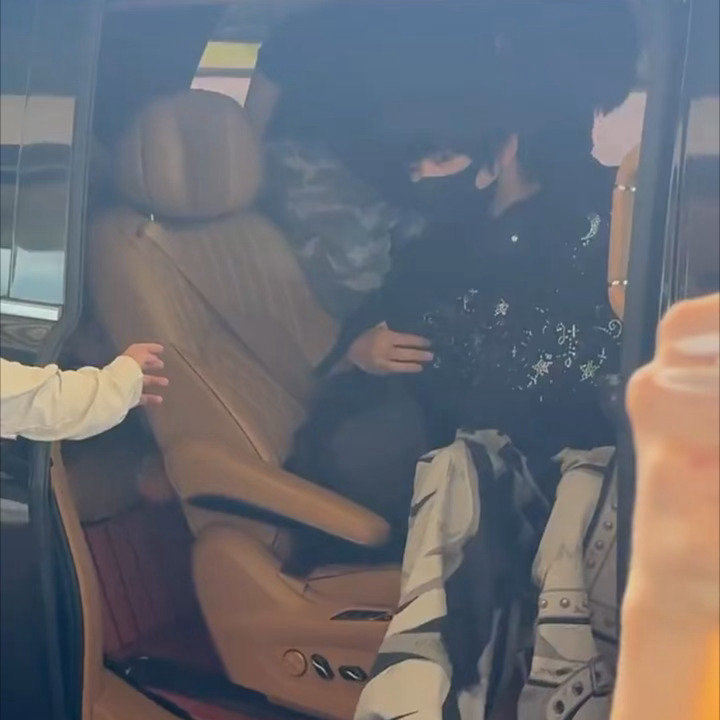 我不行了 这一屁股下去太q弹了 