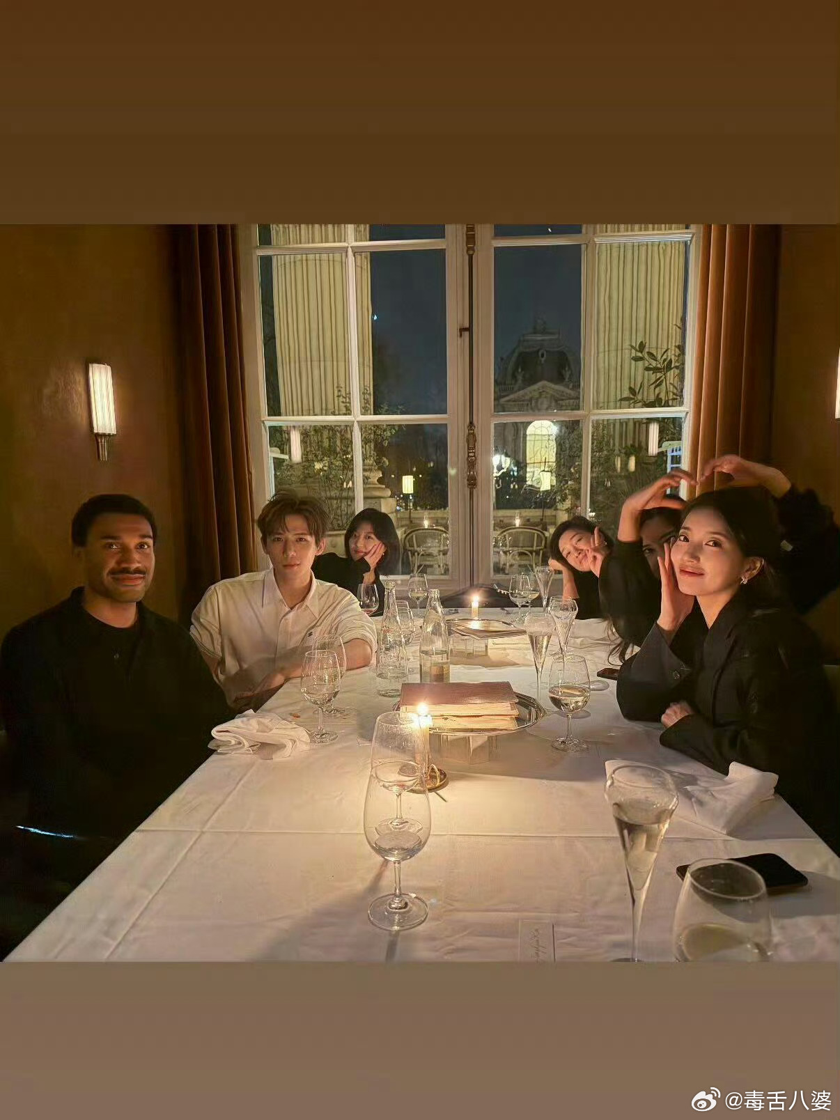 秀智晒与王安宇孙千晚宴合照秀智ins发了和王安宇孙千的合照，这三个人站一起也太养