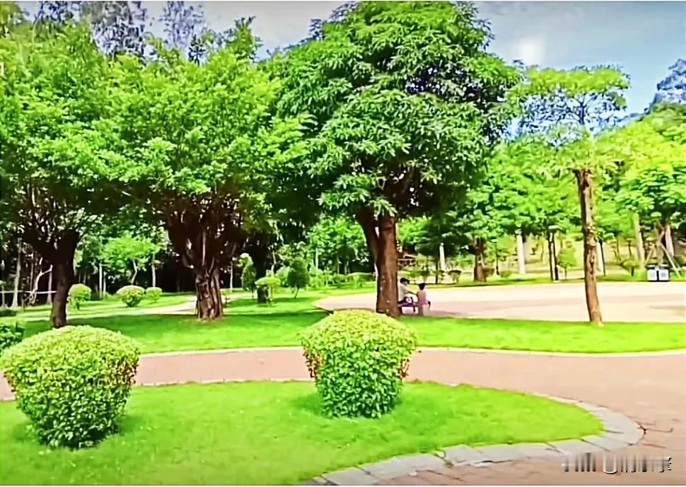 #上联：冬去千山秀，诚邀下联#
冬去千山秀
春来百草发
