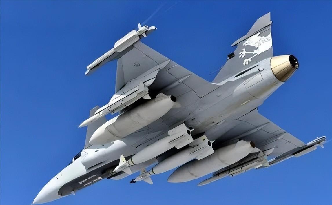 又一个劲敌现身？领土面积不如我国一个省，军工实力却不输美俄！

第二次世界大战结