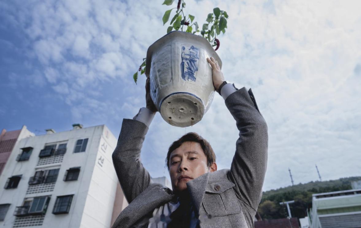 李秉宪主持釜山电影节开幕式 据韩媒，李秉宪成为今年釜山电影节开幕式主持人，有史以