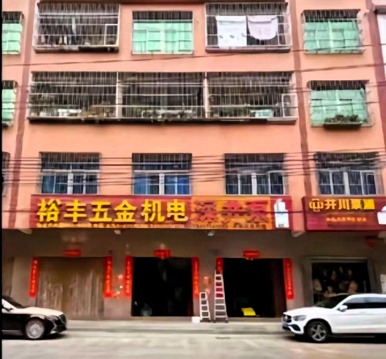 看了汕头起大火的四层房子，
才知道为什么一楼起火，
全家12口都没逃掉了

梳理