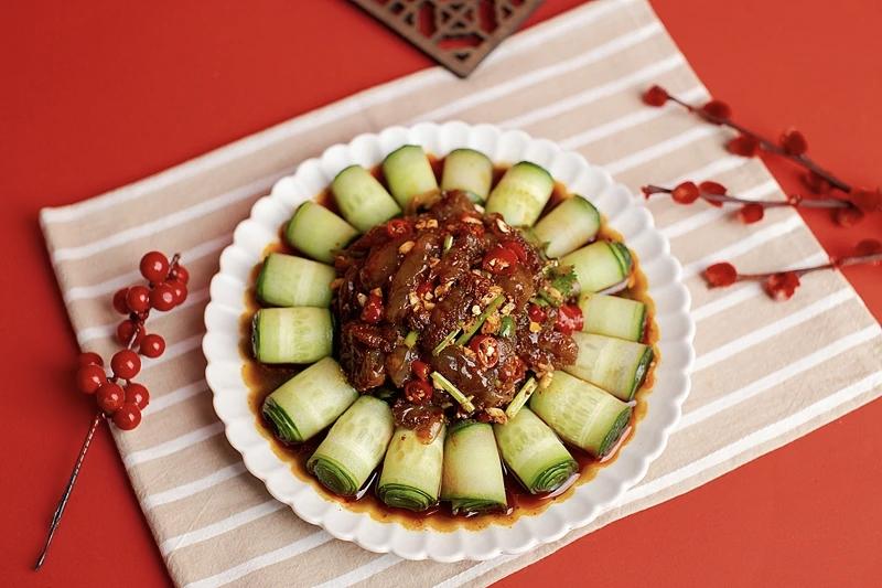 【说一句好话吐莲花，说一句坏话吐毒蛇】
        老话说“说一句好话吐莲花